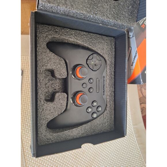 SteelSeries Stratus XL- Windows & Android Bluetooth- Never Used Open Box - Picture 2 of 5